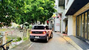 bán nhà ngọc lâm, 32m,3 ngủ,phun nội thất,cách 1 nhà ra mặt hồ mát mẻ,chỉ 7 xty