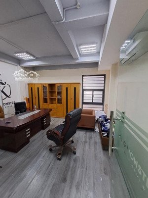 mặt phố trấn vũ view hồ - hiếm, bán nhà 45m², 5 tầng, giá 37.5 tỷ, giữ tiền, kinh doanh sầm uất