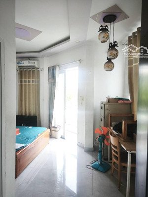 cách mt tân sơn nhì 10 mét..hxh 6m .ngang lớn 4.5...giá mềm nhất thị trường hiện tại