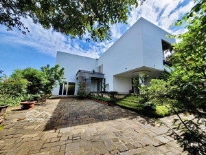 biệt thự đẹp 1.600m2 đối diện khu đô thị ân phú chỉ 9,2 tỷ