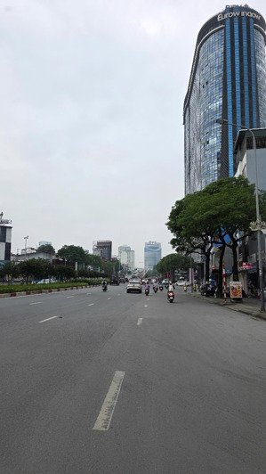 cực hot: 105m2 x 8 tầng mặt phố trần duy hưng - tiềm năng dòng tiền khủng - chỉ 49.8 tỷ!