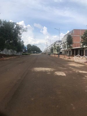 bán nhà shophouse, hà huy tập, buôn ma thuột, đăk lăk, chỉ 5,7 tỷ, dt 5x20.