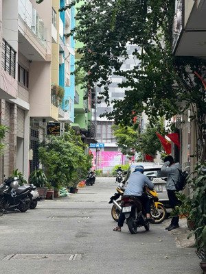 bán nhà đẹp ngay siêu thị aeon tân phú-3 lầu