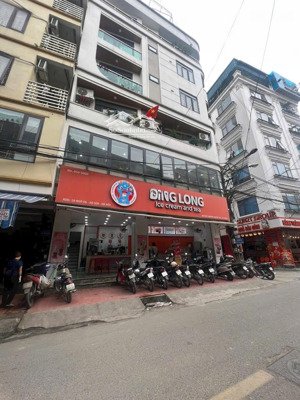 nhà mặt phố cho thuê tại đê la thành, giá thuê 180k/m2, 300 m2 x 4tầng, nhà mới đẹp giá hợp lí