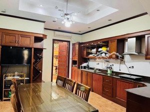 độc! phân lô, kim mã, gara, ô thang máy, ô tô tránh, mặt tiền rộng, văn phòng, kinh doanh. 80m2*6t