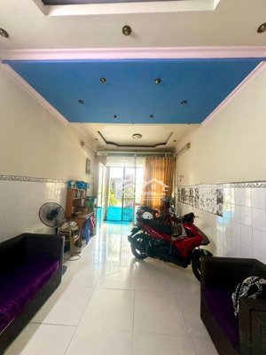 lạc long quân q11 - mặt tiền 6m - nhà 56m2 - kế đầm sen - trệt lầu - chỉ 7.5 tỷ