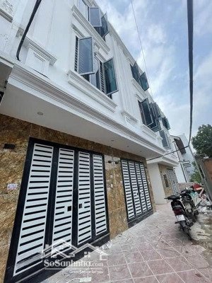 cc gửi bán căn nhà rẻ nhất phụng châu giá 2.48tỷ ô tô đỗ đầu ngõ chỉ vài bước chân ra chợ, trường