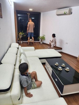 yên xá, 30m2, 5 tầng, cách phố 30m, ở sướng giá 5.6 tỷ