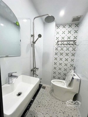 chủ cần bán nhà quang trung 1tret 1 lầu 3pn hẻm xe hơi