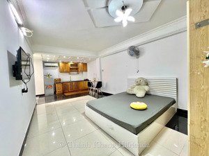 cho thuê căn hộ studio sân vườn, rộng 35m2, hầm xe - thang máy, 4ng4xe, gần bigc tô hiến thành q10