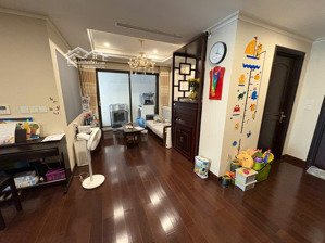 cho thuê căn 2n 2vs full đồ hc golden city . giá 13tr/th . vào ở được luôn