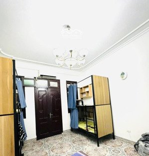 ktx sinh viên đi bộ đh thương mại 66 hồ tùng mậu