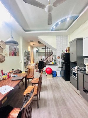 siêu hiếm! nguyễn công hoan, ngõ thông 3 gác, truớc nhà 3m, gần phố, 2 thoáng, ở ngay, 39m2*5t