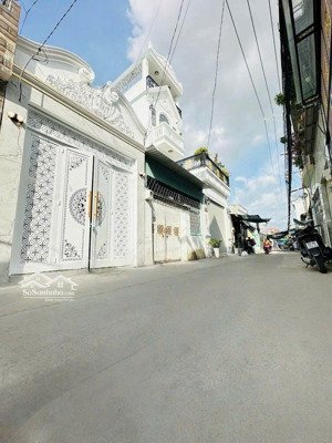 nhà bán mặt tiền hẻm 96 đào tông nguyên
xe hơ đỗ cửa - hẻm thông qua khu anh tuấn