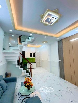 ngay lê văn quới nhà đẹp. không khuyết điểm