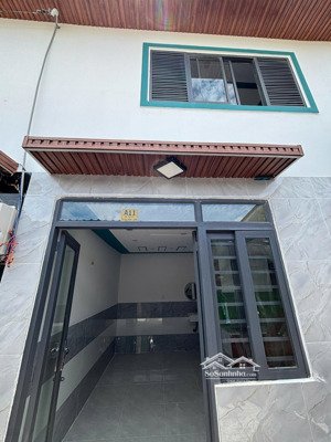 chủ nhà có căn nhà cần bán gấp rộng rãi thoáng mát