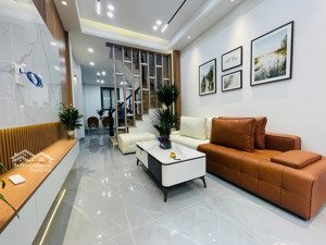 bán nhà mỹ đình ,38m,5tầng, nhỉnh 8 tỷ, lô góc, ô tô thông, dân xây chắc chắn .