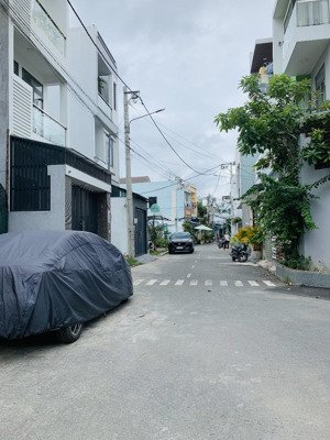 gấp ! lô đất đẹp đường nhựa 6m khu dân trí cao ngay đặng văn bi ga metro