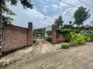 chính chủ cần bán mảnh đất . lương tụ phú sơn ba vi hà nội ( ngoai mảnh đất này còn nhiều nguồn)