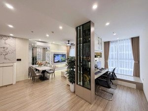 mình cho thuê căn hộ 2 ngủ cạnh nhà để xe oto, nội thất mới 100%, chủ nhà dễ tính, lh: 