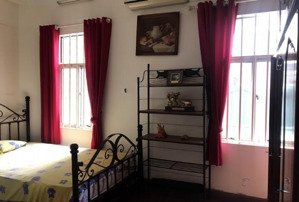 chính chủ cho thuê phòng khép kín hiện đại đủ nội thất 2,5 tr tại phố 8/3 hai bà