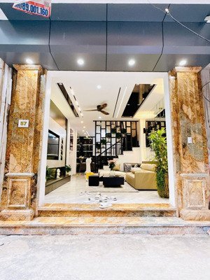 bán nhà đẹp phố phương mai - bạch mai, đống đa 10.7 tỷ ô tô đỗ cửa, giá cực rẻ