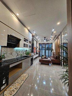 siêu phẩm lâu đài giữa lòng long biên 7 tầng, thang máy, ô tô tránh hiếm bán