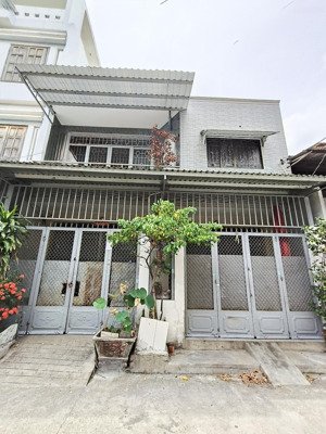 nhà 2 tầng 56m2, hxh 6m, sát mặt đường bình trị đông, xe ngủ trong nhà, giáp hương lộ 2, giá 5tỷ8