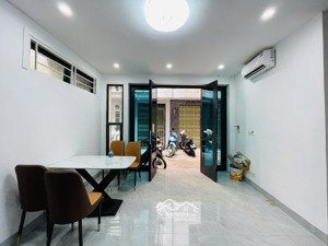 vip cầu giấy 30m² 5 tầng mặt tiền 4m - lô góc giá 7.7 tỷ có tl