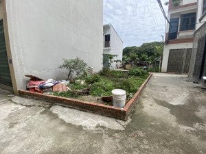 lô đất lô góc 3 mặt thoáng tại xã đông hội 45m2 full thổ cư gần triển lãm quốc gia đông anh.