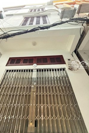 bán nhà đẹp! 4 tầng -giữa trung tâm cầu giấy cách ô tô 10m, full nội thất,sổ đỏ chính chủ ,giá tốt