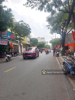 bán nhà mặt tiền kinh doanh, ngang lớn 6m, dt lớn: 108m2 công nhận đủ. giá chỉ 15 tỷ nhỉnh còn tl