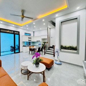 chỉ nhỉnh 6 tỷ phú diễn - 35m - 5 tầng 3 ngủ - sát phố - ở ngay