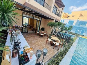 biệt thự biển bãi dài sở hữu sổ đỏ lâu dài duy nhất chung vách sân bay cam ranh