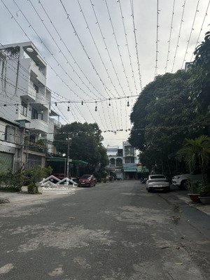 độc quyền bán căn nhà nát ngay lê đức thọ, đường rộng 12m ngang hiếm 5m dt250m2 hơn 60tr/m2