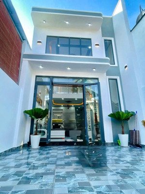 căn nhà gác lửng, ngay trường đại học lạc hồng