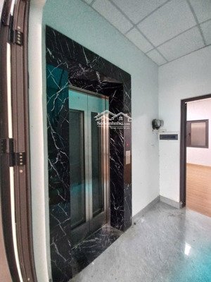 la thành - kim mã - phân lô - ô tô tránh - 2 mặt tiền - thang máy - kinh doanh 70m2 giá 26.45 tỷ