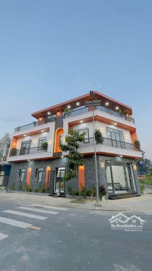 nhà mới tinh, đã hoàn thiện vào ở ngay căn góc 2 mặt tiền siêu hiếm. tân hiệp _tân uyên _ bình dư