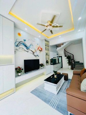 bán nhà riêng hoa bằng 31m - 5 tầng - ngõ thông - 3 bước ra phố - 2 thoáng - giá 7.95 tỷ