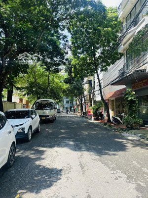 chính chủ bán nhà số mặt khu trục chính khu đô thị đền lừ .55m2,4 tầng,đường 20m, vỉa hè rộng