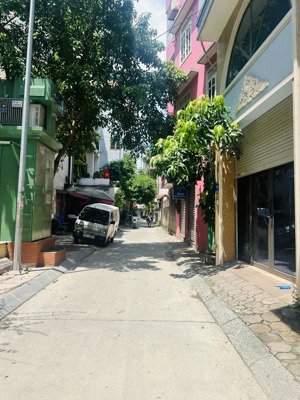 chính chủ bán nhà phân lô phố phương mai,đống đa.43/45m2-2 tầng, ô tô tránh, ngõ thông trường chinh