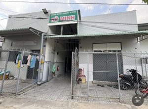 cô chú bán dãy trọ gồm 250m2, gần chợ bình chánh, hướng khu cc cầu tràm