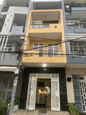 giảm sâu bán nhà mt khu bình phú đường 64,
quận 6. 68m2 (4mx17m). cho thuê được 18 triệu