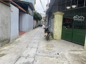 bán nhà 3 tầng lô góc 2 mặt thoáng ô tô vào tận nhà thôn do thượng, xã mê linh, hà nội