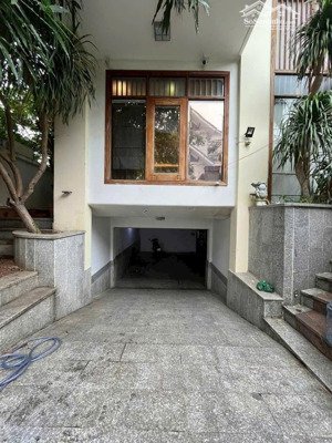 biệt thự full nội thất cao cấp tại kdc ven sông