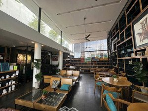 cho thuê mtkd siêu hot : 223 nguyễn thị minh khai , p.nct , quận 1 , shr