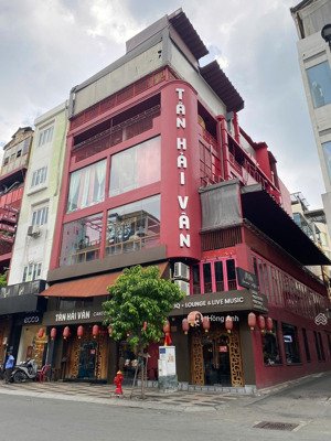 góc 2 mặt tiền lê lai, bến thành, quận 1 - dt ( 14 x 32 ) - 3 tầng - hđt 450tr/th - giá bán 260 tỷ