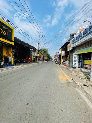 nhà đẹp mặt tiền 4 tầng có thang máy riêng ngay hoàng diệu 2 kd sầm uất