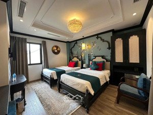 bán khách sạn phố cổ hàng thiếc, tổng 30 phòng