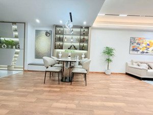 em có full quỹ căn cho thuê 2pn,3pn,4pn tại goldmark city. giá từ 12tr/tháng.lh em vân 